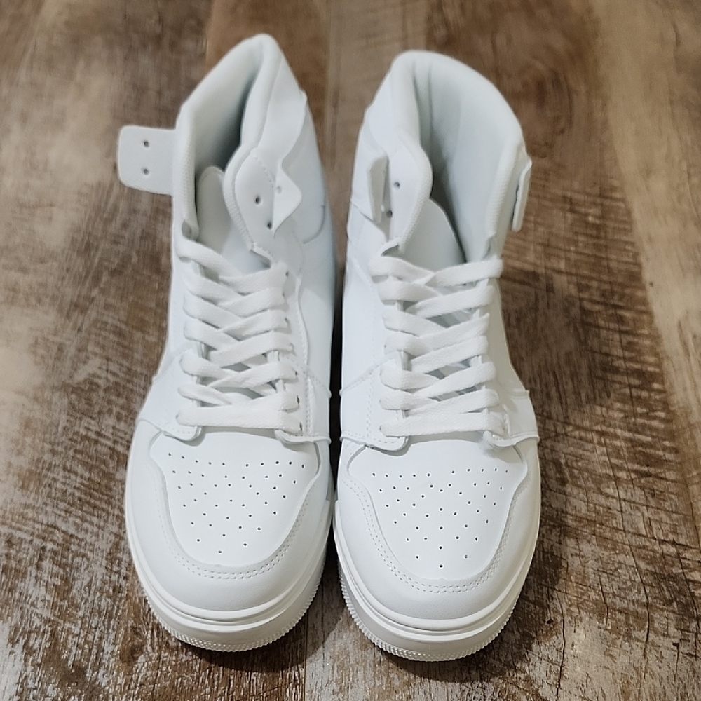 PrettyLittleThing White Platform Shoes with Textured Upper and Thick Sole